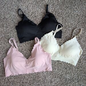 Set of three Scallop Edge Bralettes Microfiber V-Neck Stretchy Bras Size Medium